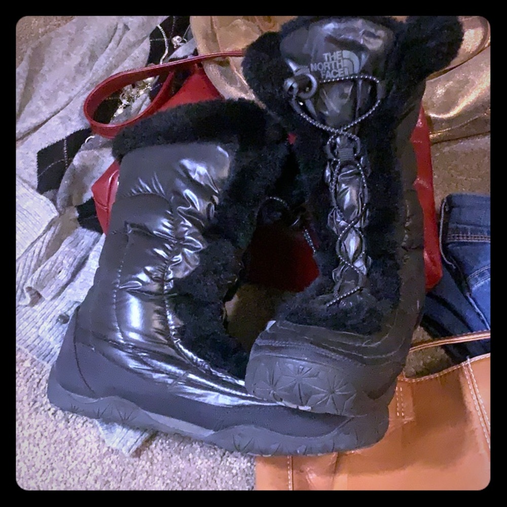 COPY - Black, size 8 TNF goose down winter boots.